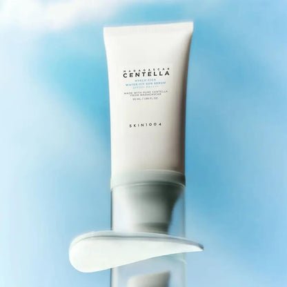 SKIN1004 Madagascar Centella Hyalu-cica Water-Fit Sun Serum - Bloqueador coreano con centella y ácido hialurónico