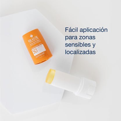 Rilastil - Sun System Stick SPF 50+, Protección Solar Alta UVB UVA Zonas Sensibles, con PRO-DNA Complex, Transparente Resistente Agua - 8,5 g