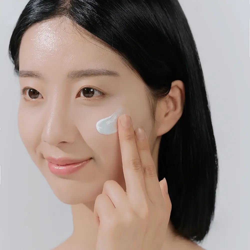 SKIN1004 Madagascar Centella Hyalu-cica Water-Fit Sun Serum - Bloqueador coreano con centella y ácido hialurónico